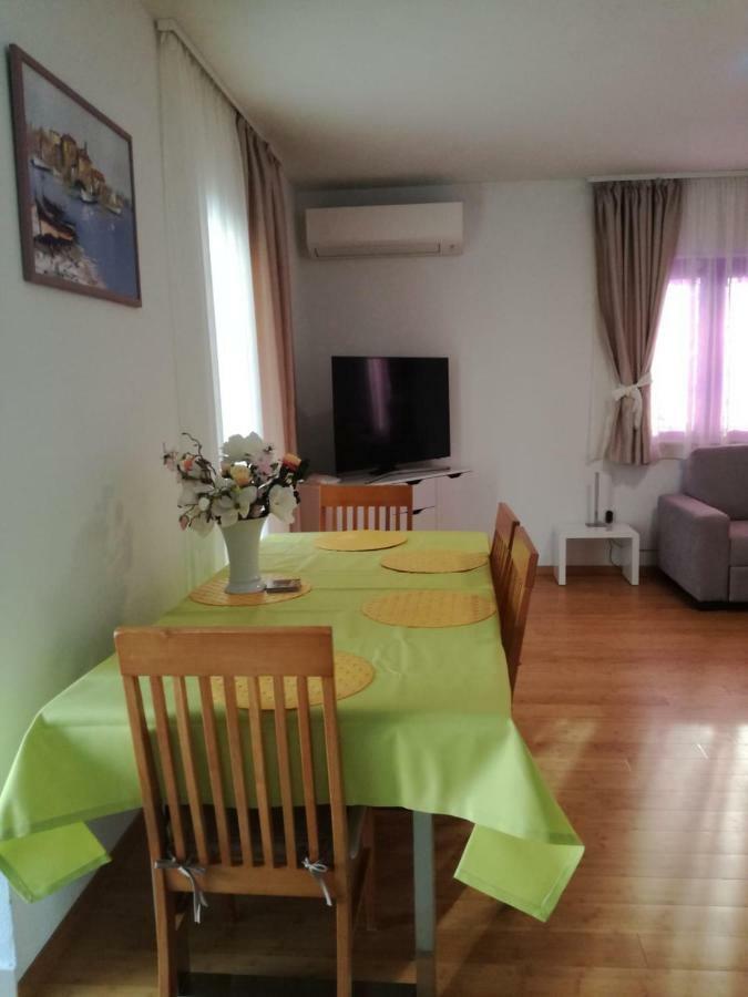 Apartments Villa Sophia Trogir Buitenkant foto